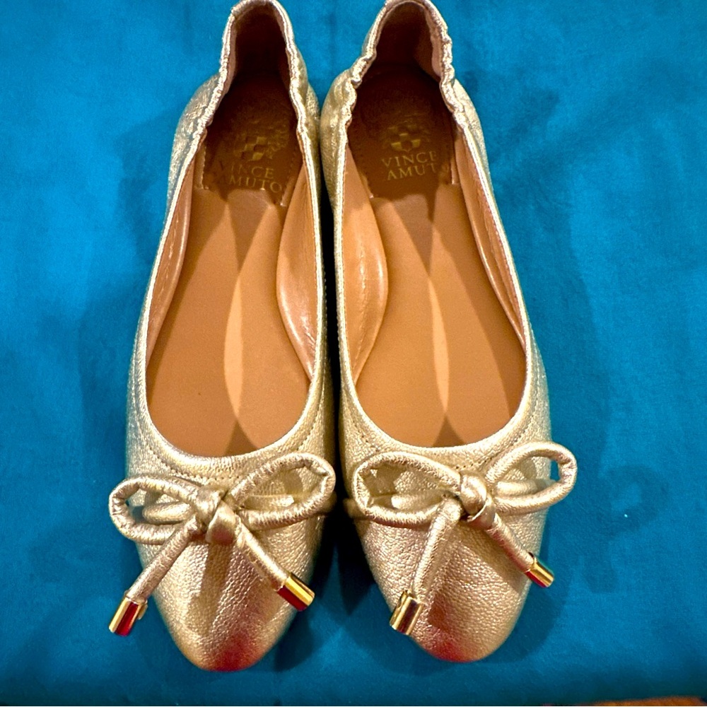 Vince Camuto Ballet Flat Shoes Gold Metallic Leather 7M NEW